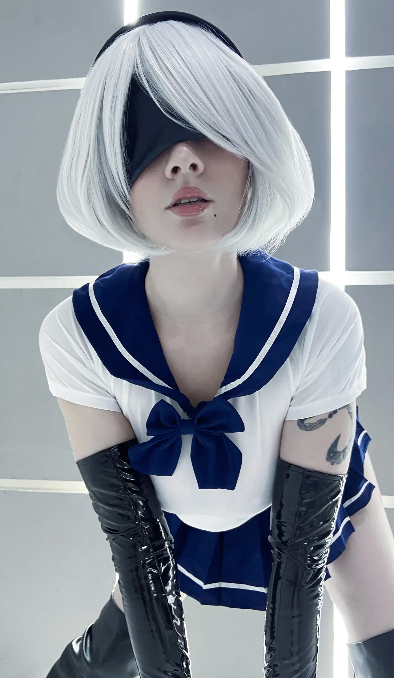 Omi Cos – 2b – Nier Automata