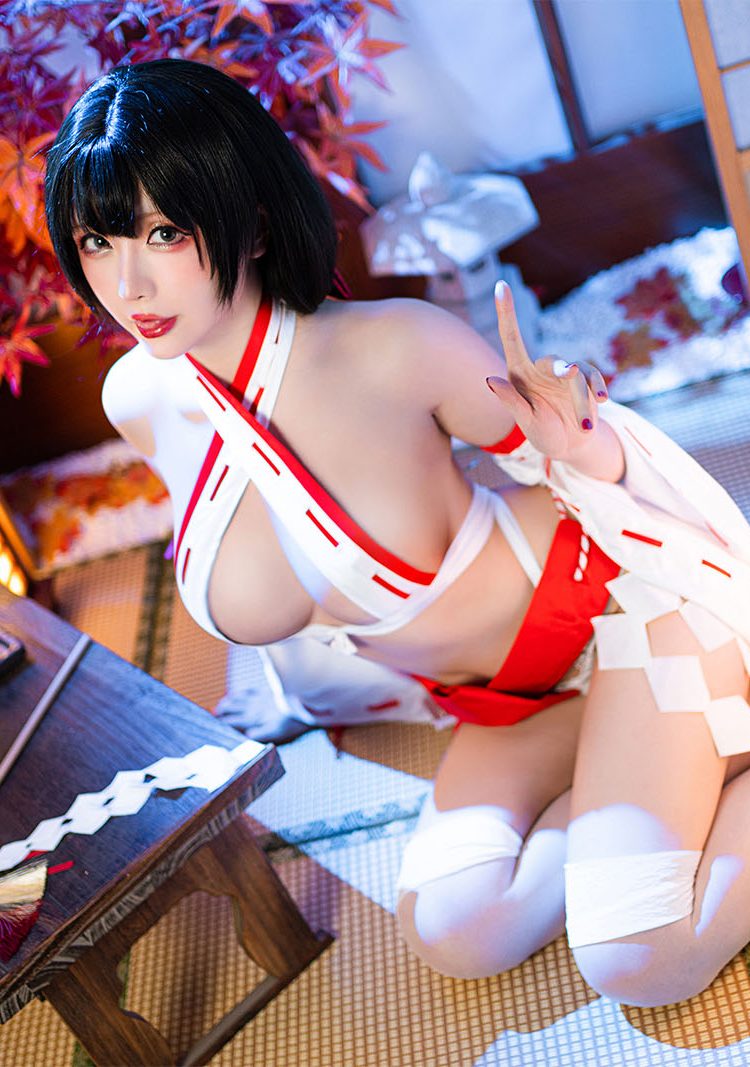 Hoshilily 星之迟迟 – New Year Miko